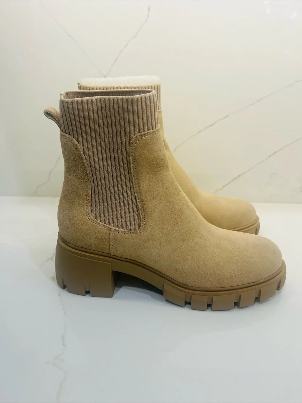 Steve Madden Hutch Chelsea Lug Sole Ankle Boots – Women’s Size 8